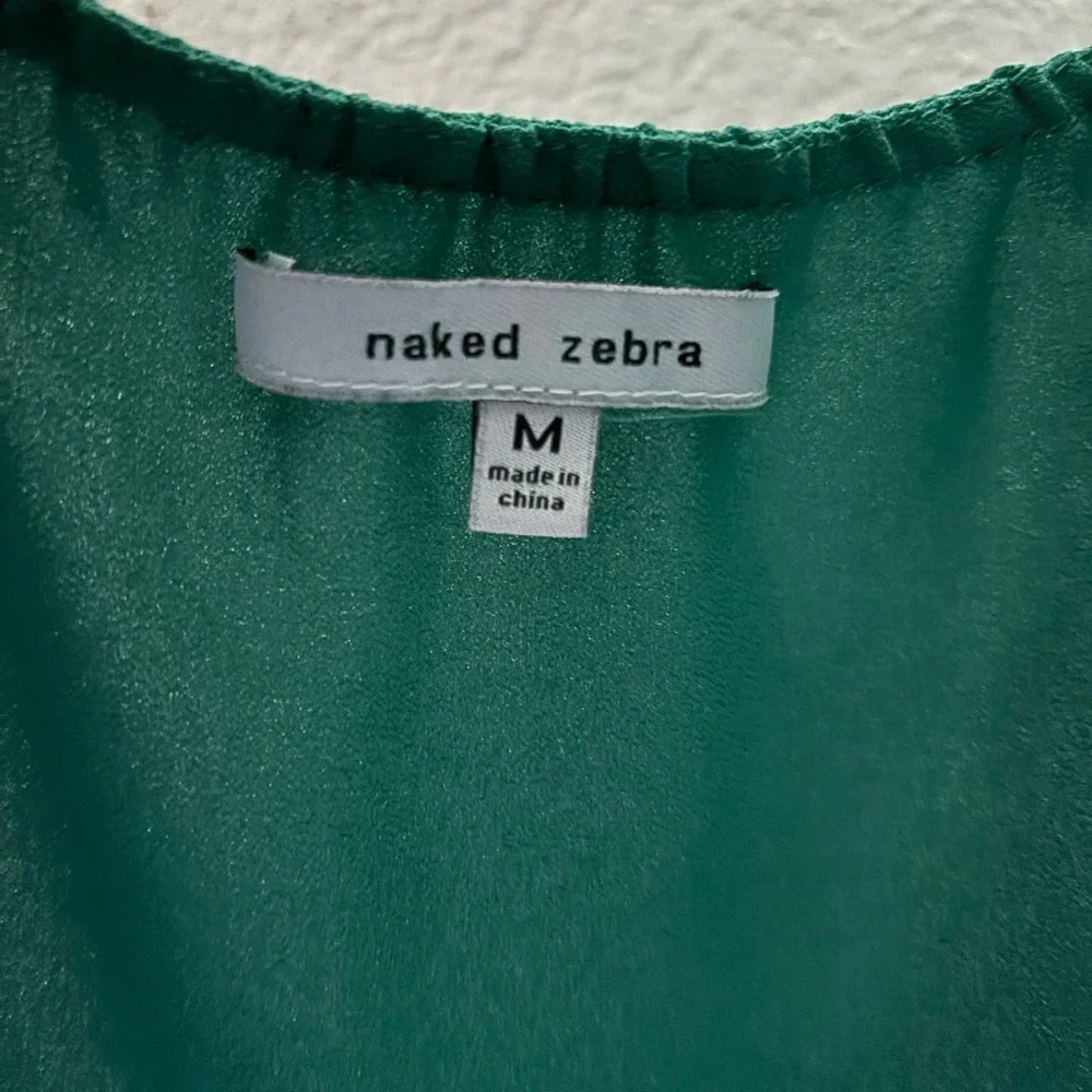 Naked Zebra Green Cross Over Halter Top Size Medium - Picture 4 of 4